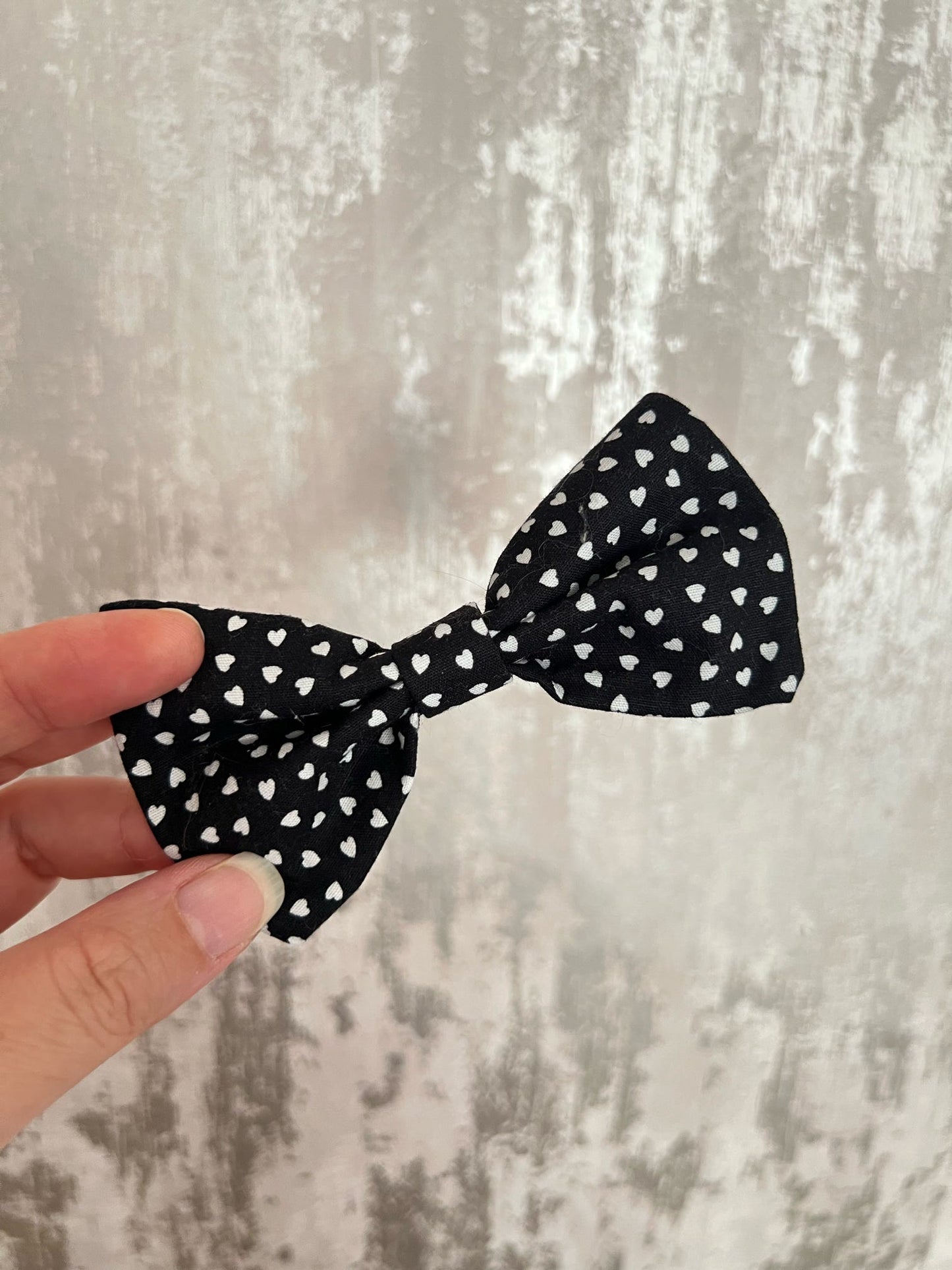 Fabric | Bowtie - Black Hearts