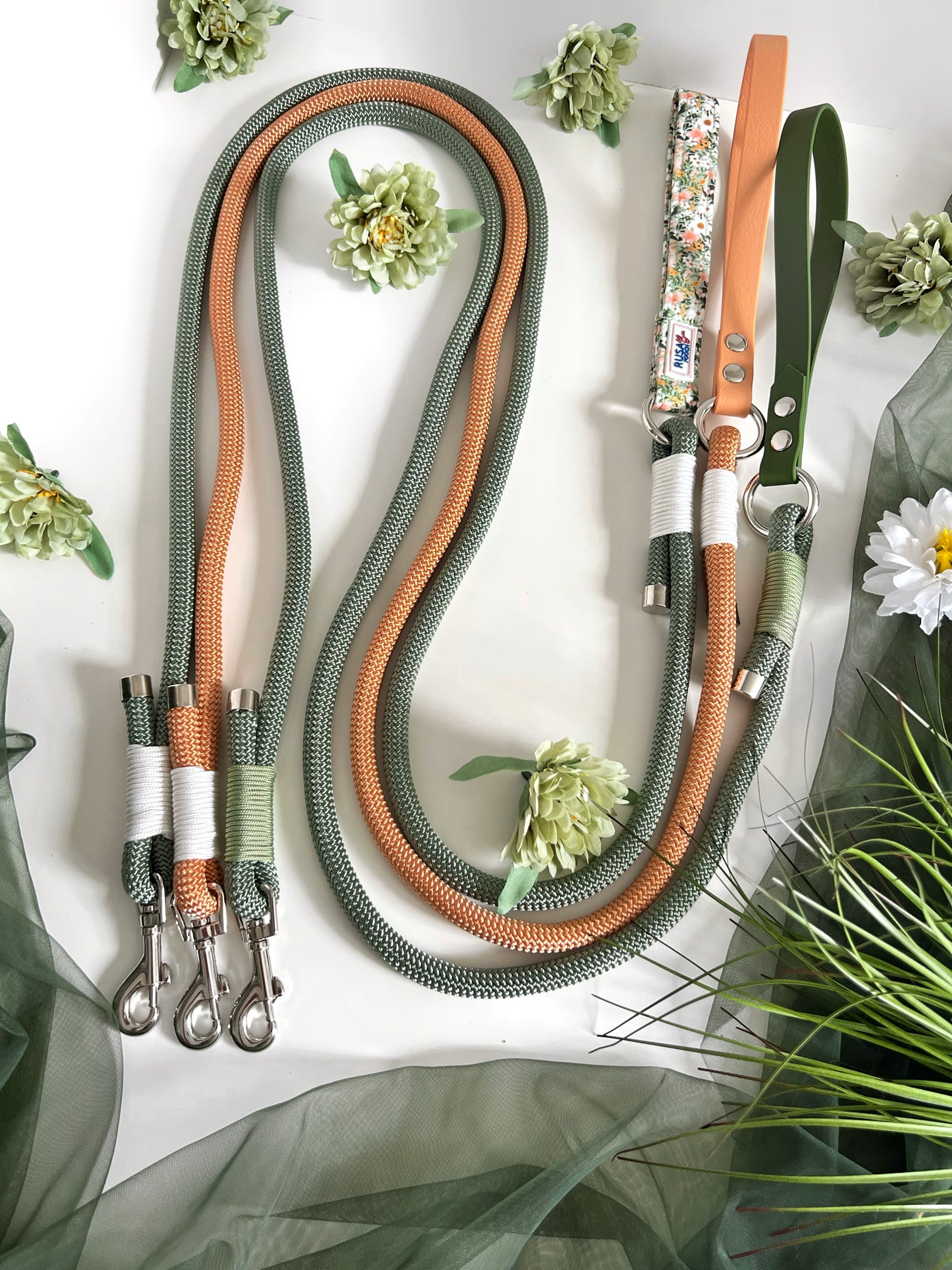 Our secret garden, colour block peach and green rope leads