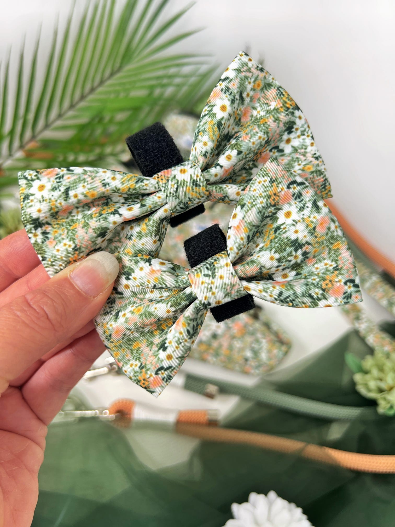 Green floral velcro dog bow - The secret garden
