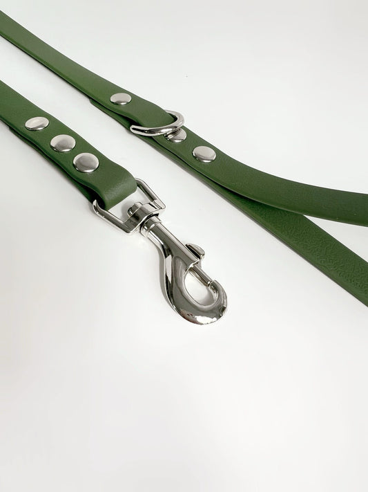 Plain green waterproof dog lead