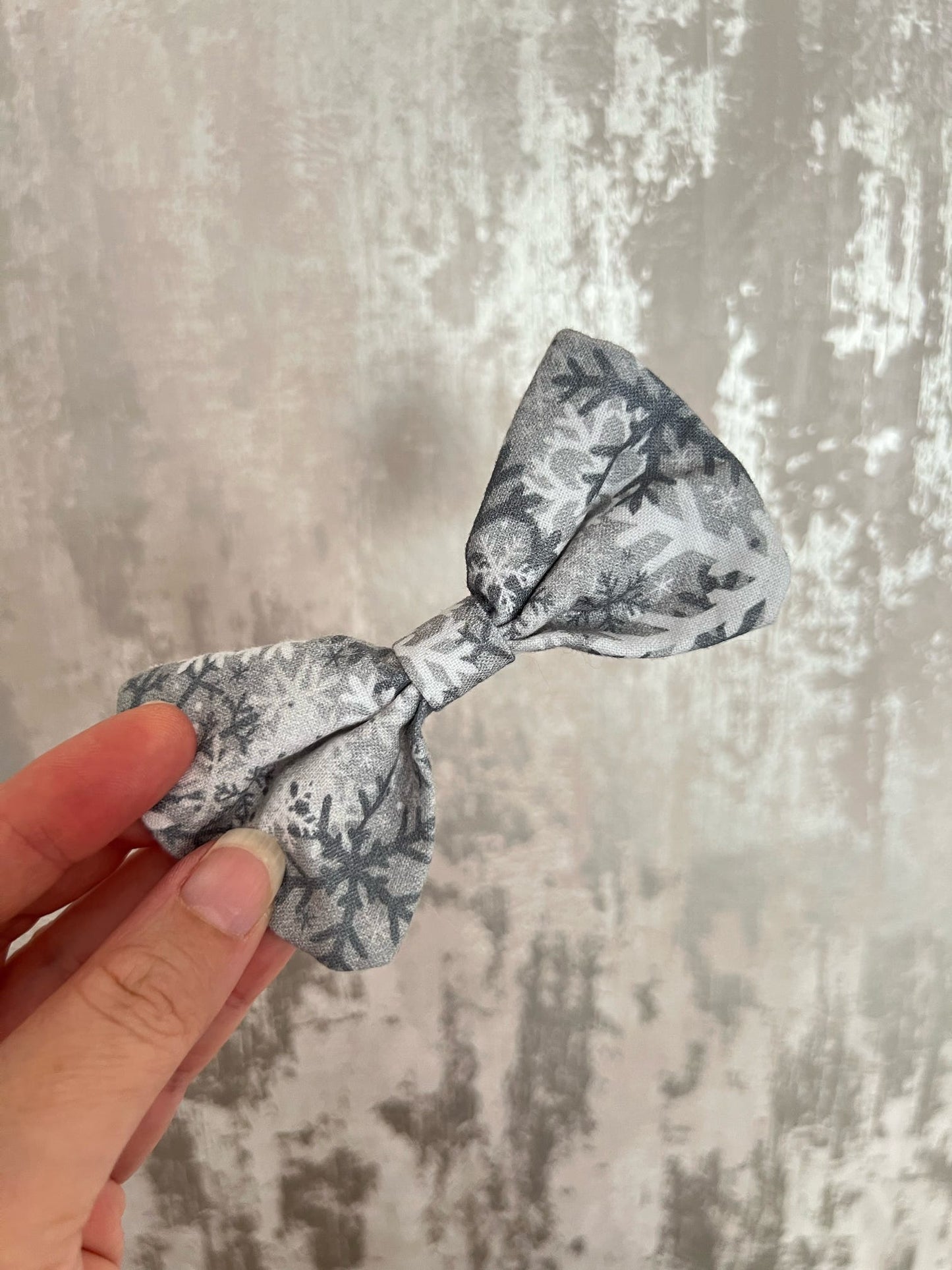 Fabric | Bowtie - Grey Snowflakes