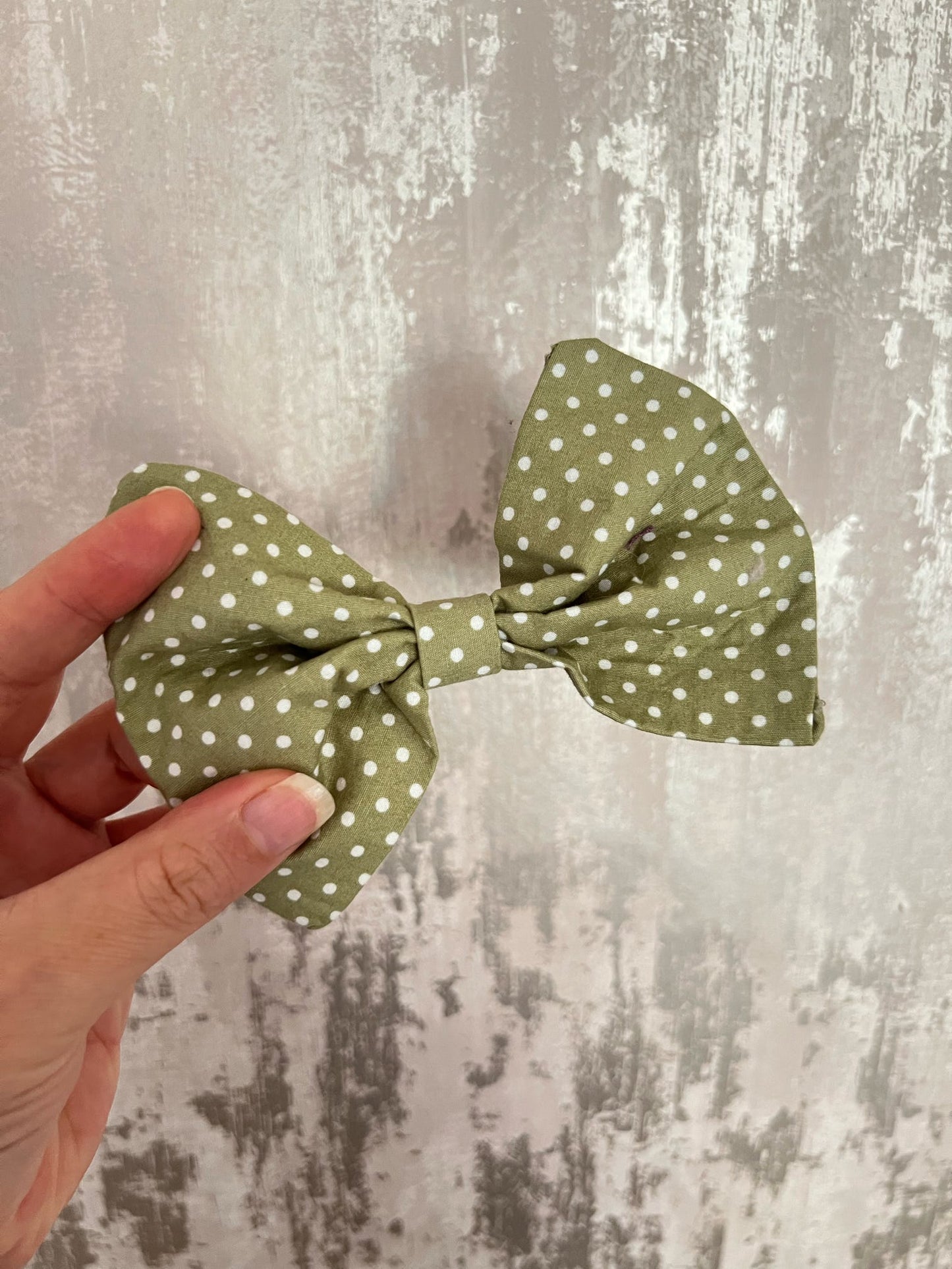 Fabric | Bow tie L - Green Polka Dot