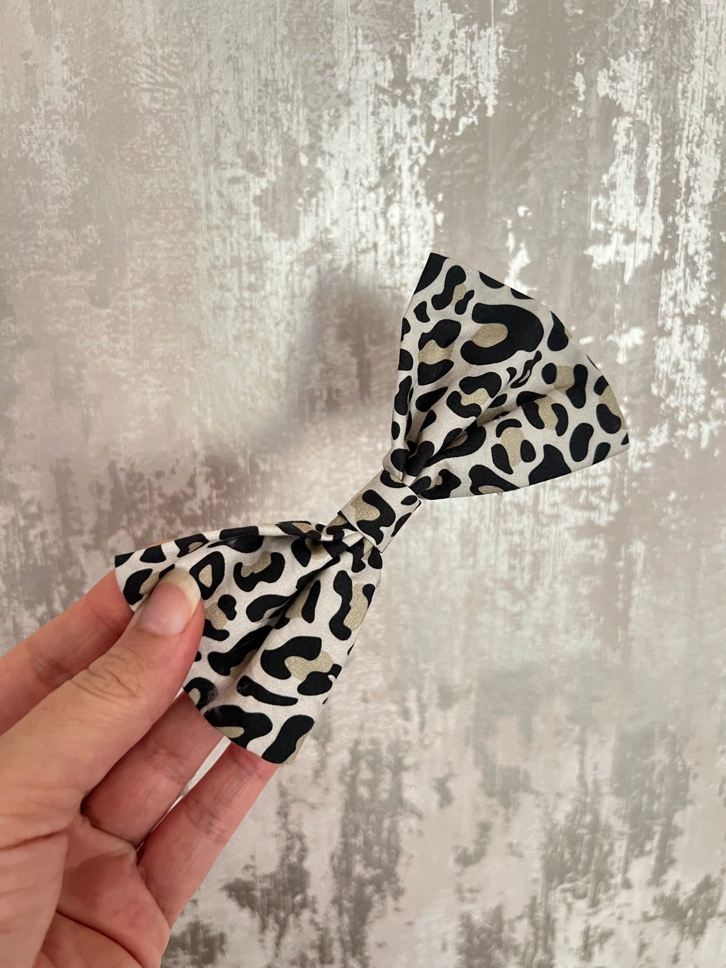 Fabric | Bow tie M - Beige Leopard Print