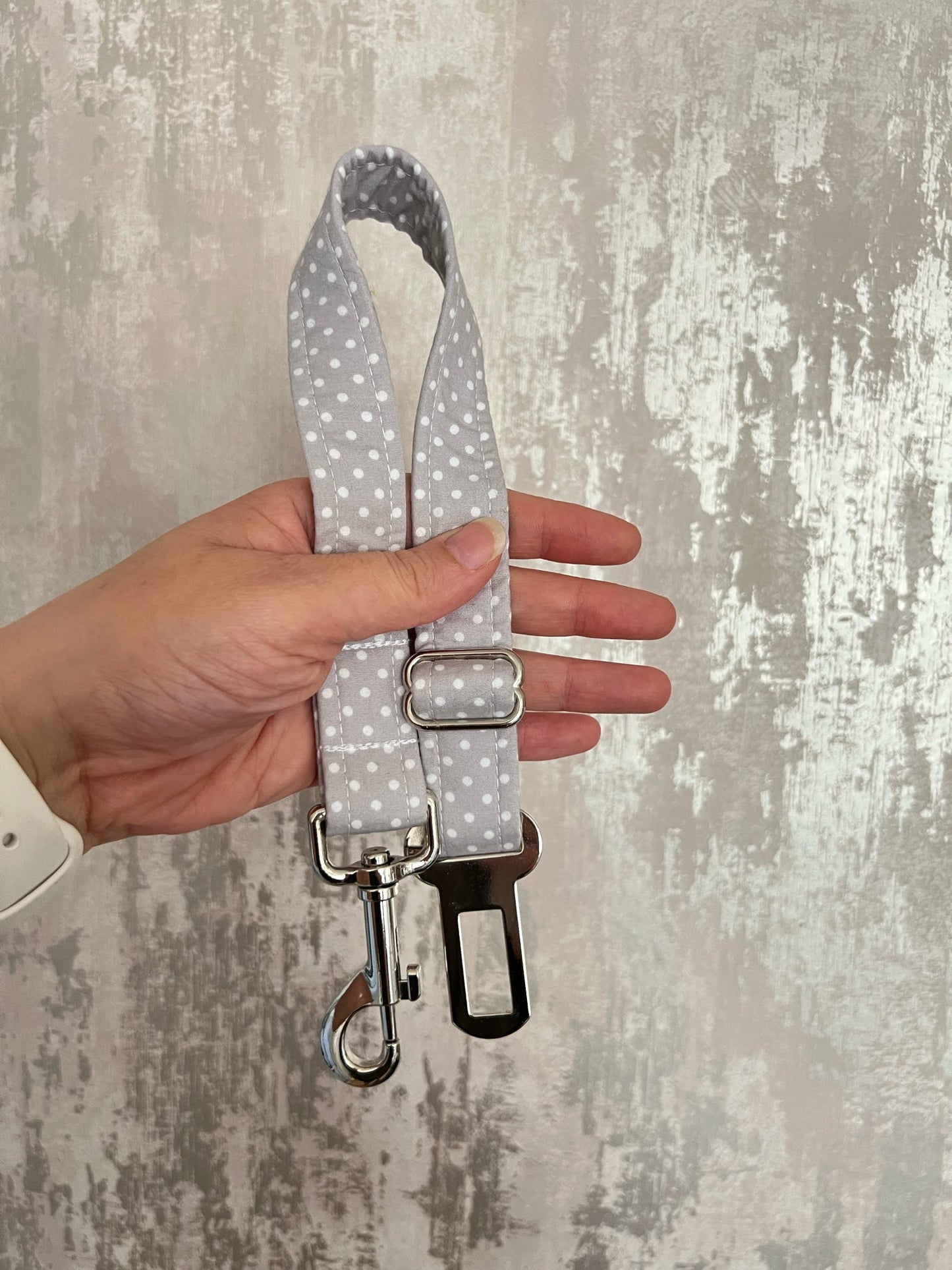 Seatbelt | Fabric - Grey Polka Dot