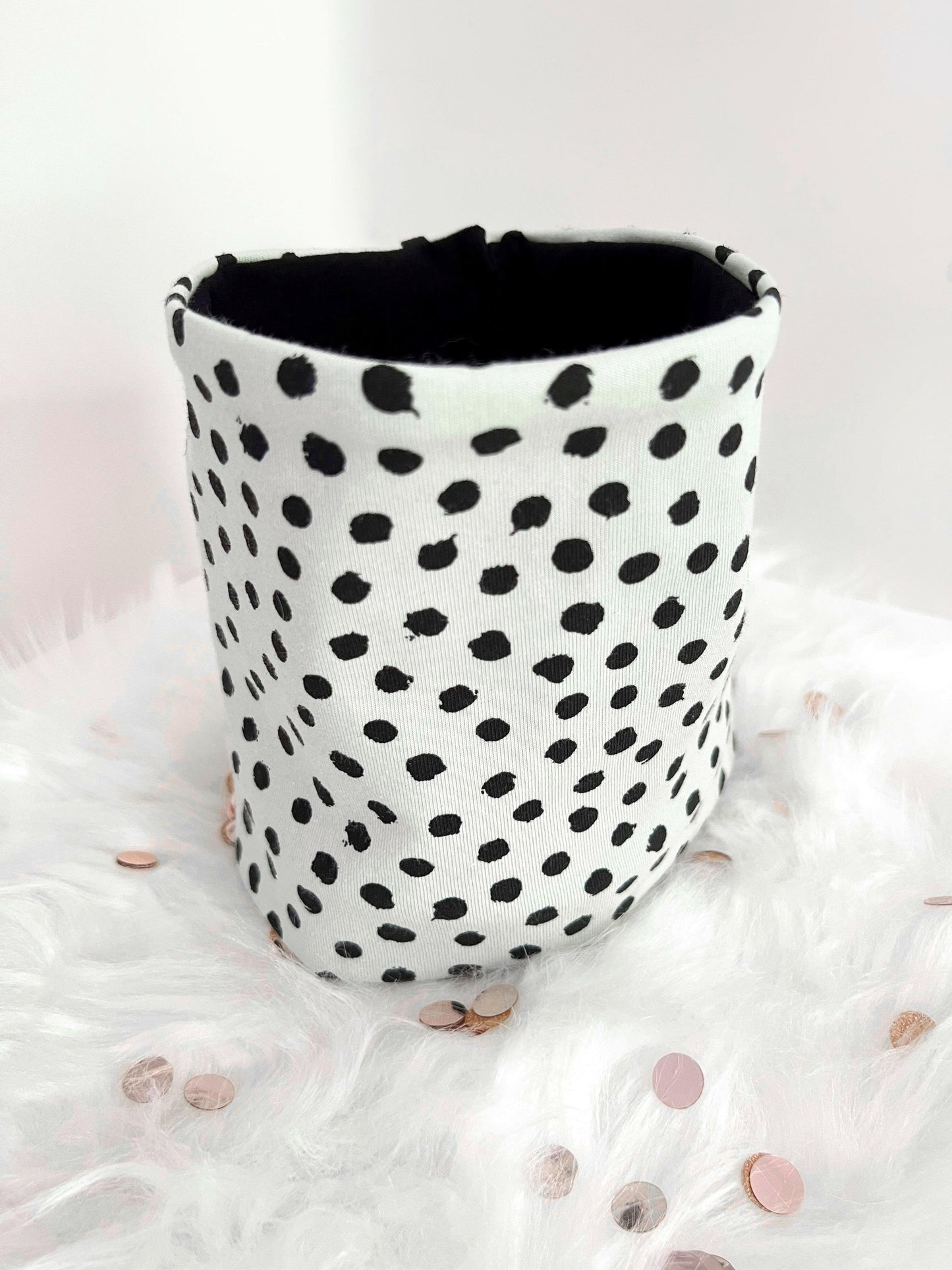 Mint green spotty food snood
