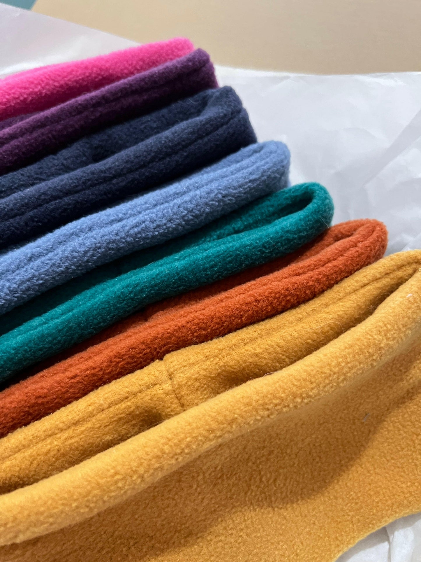 Order of different coloured snoods