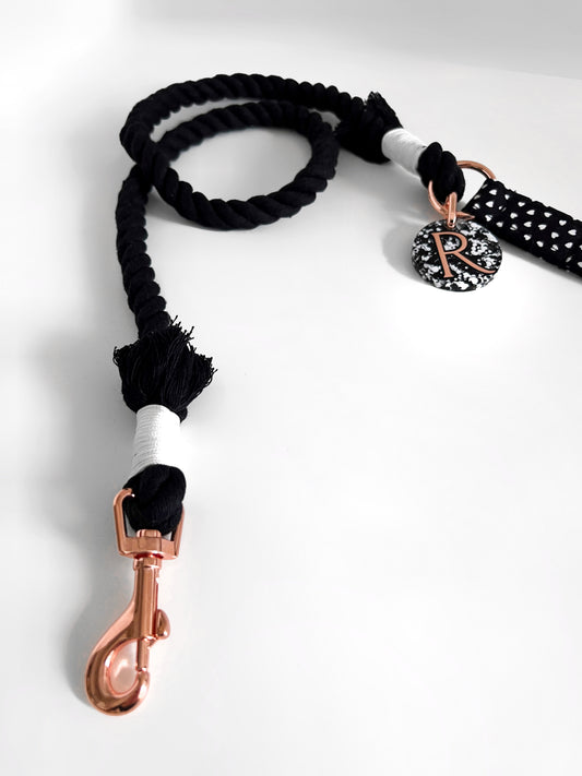 Dark hearts black and white rope lead