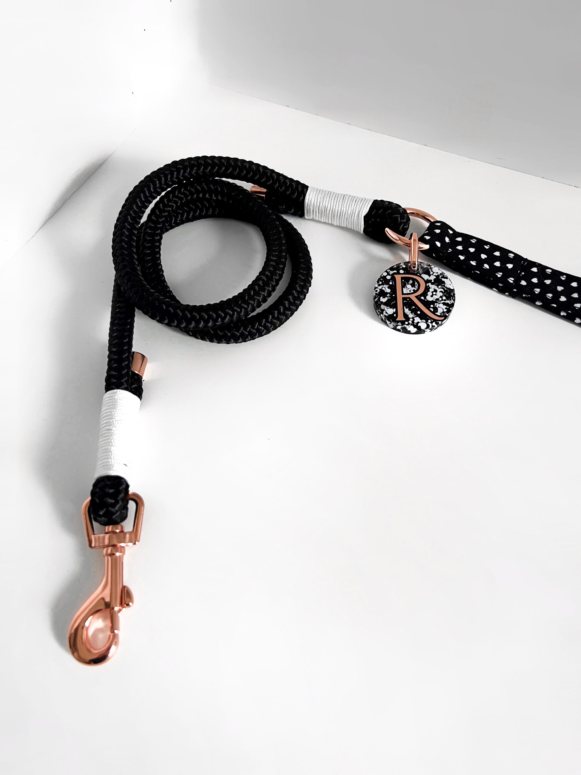 1 metre black rope lead