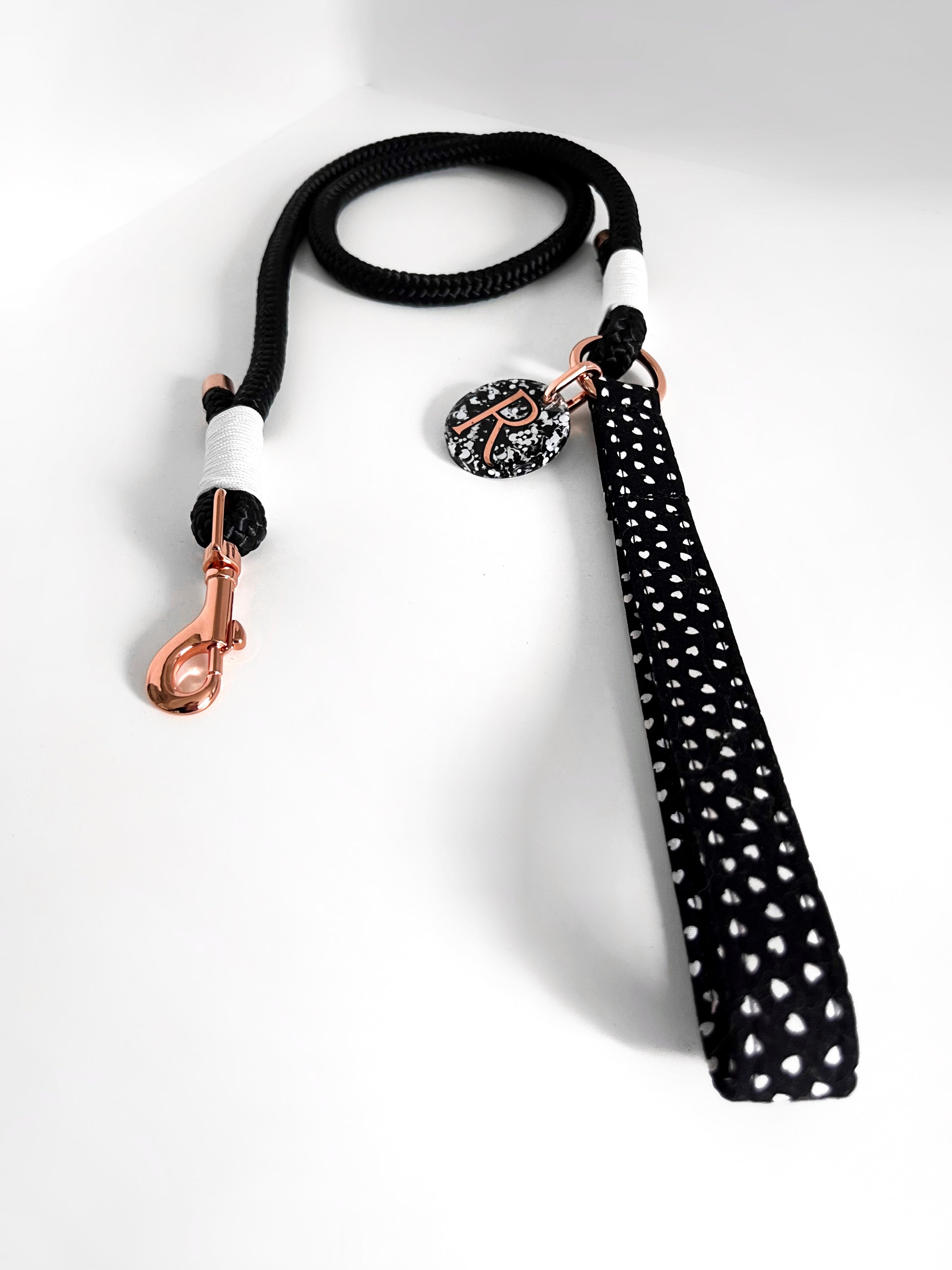 Black and white 5 foot heart print rope leash for pets