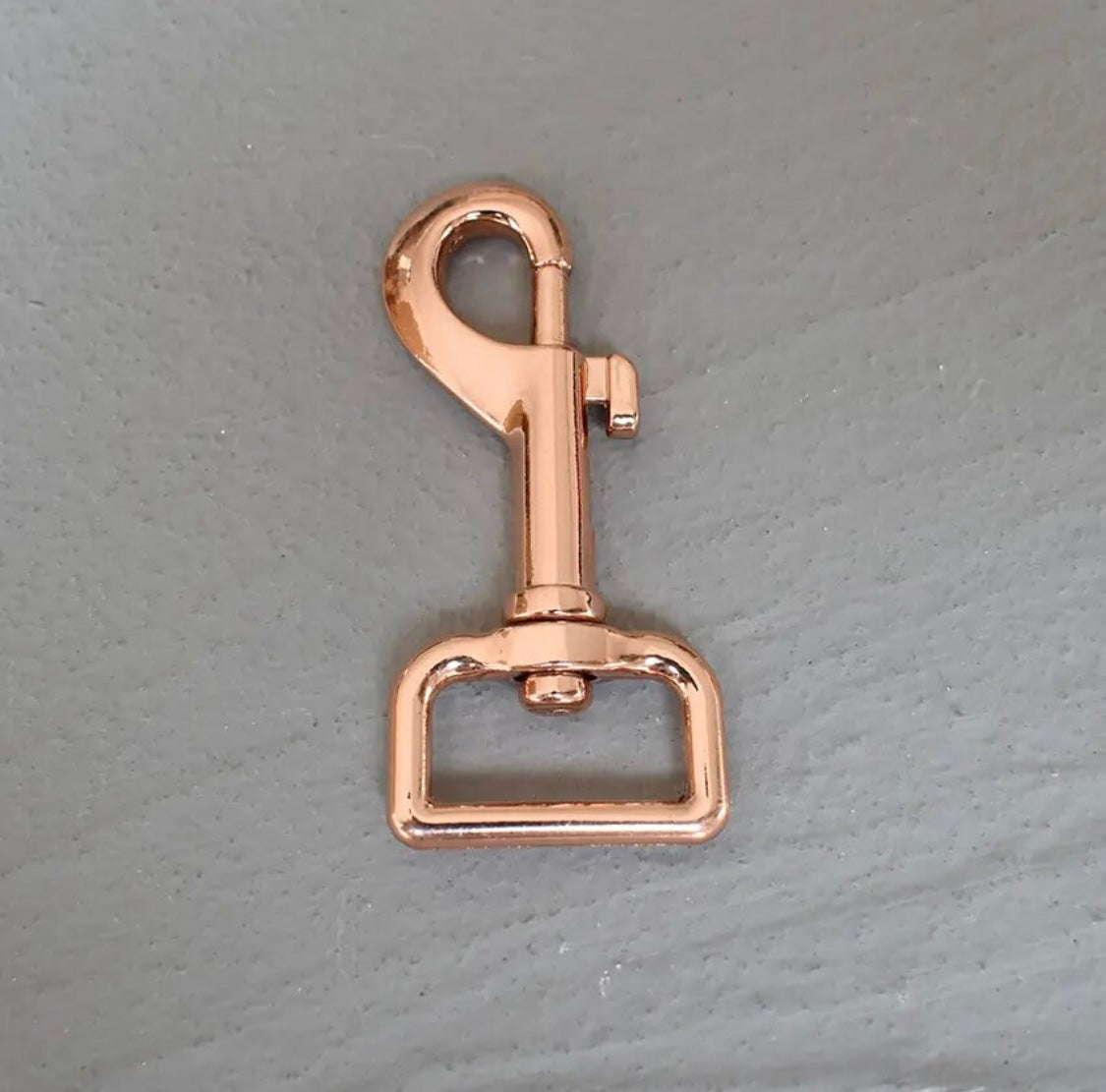 Shiny rose gold metal lead clip