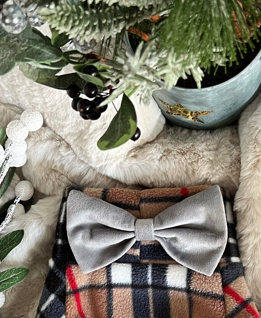 Close up of fleece neck