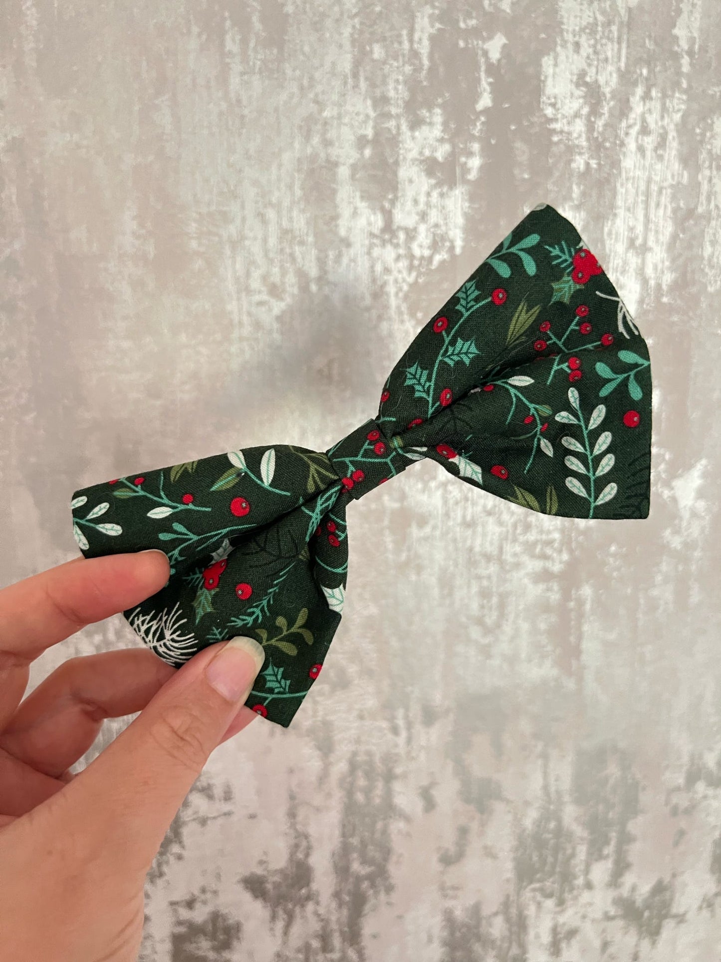 Fabric | Bow tie L - Green Holly