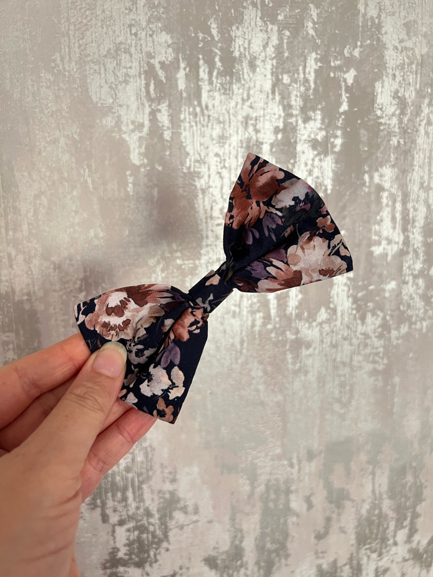 Fabric | Bow tie M - Navy Florals