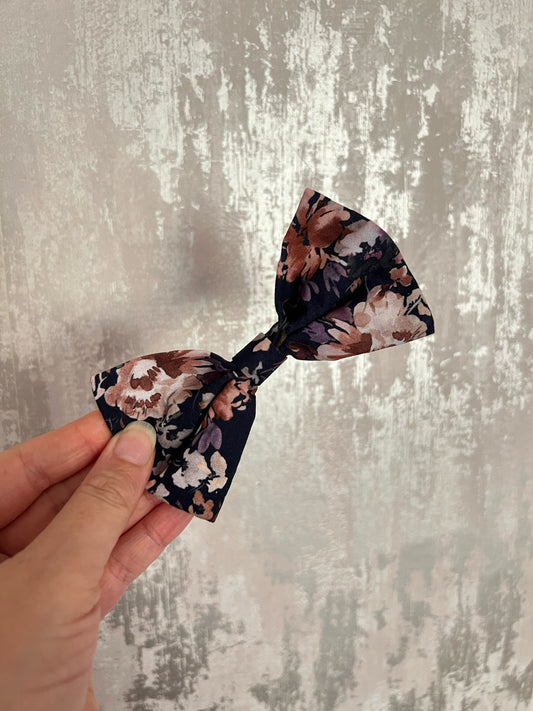 Fabric | Bow tie M - Navy Florals