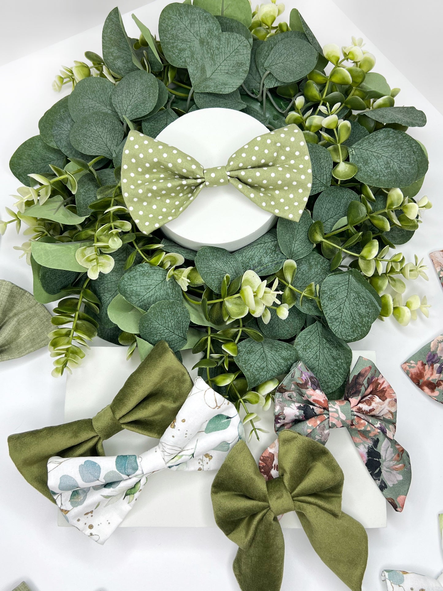 Bows - Olivine Green Velvet