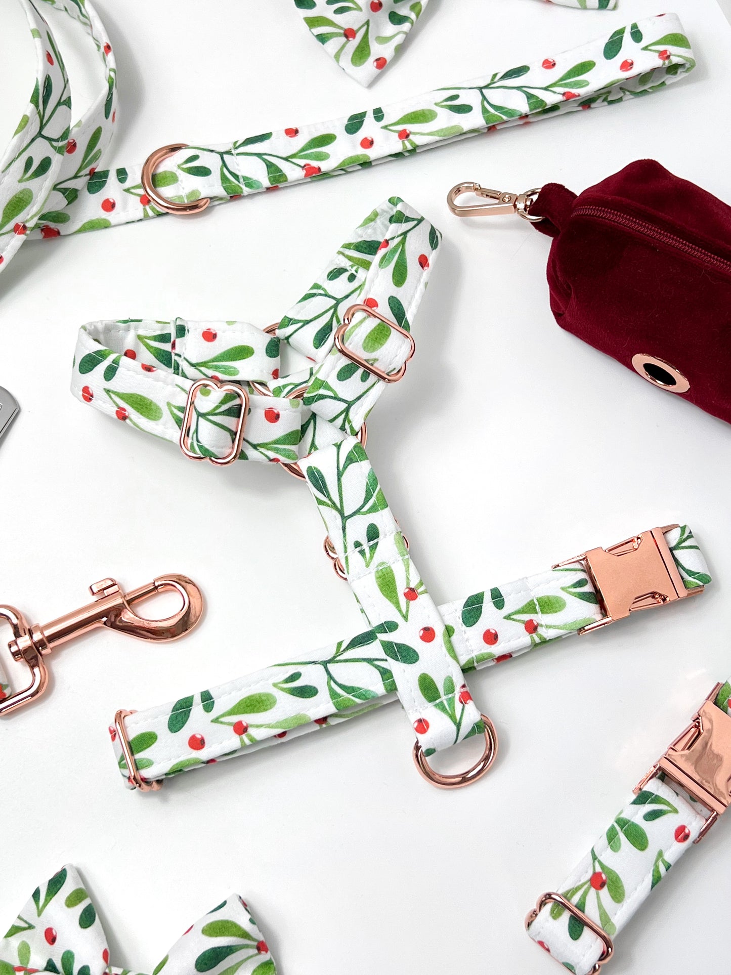 Harness | Fabric Strap - Mistletoe Kisses